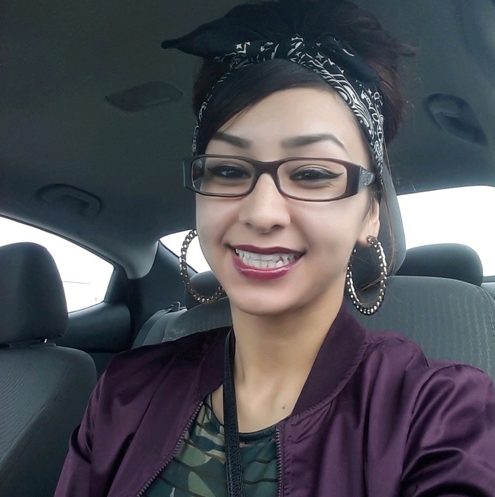 Meet your Posher, Dominique